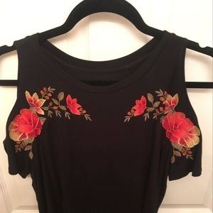 American Eagle Outfitters | Cold Shoulder Tee
